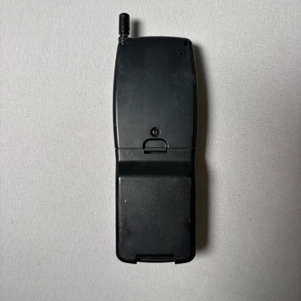 Untested Vintage Audiovox AirTouch Cellular Phone Black Retro Brick Phone Prop